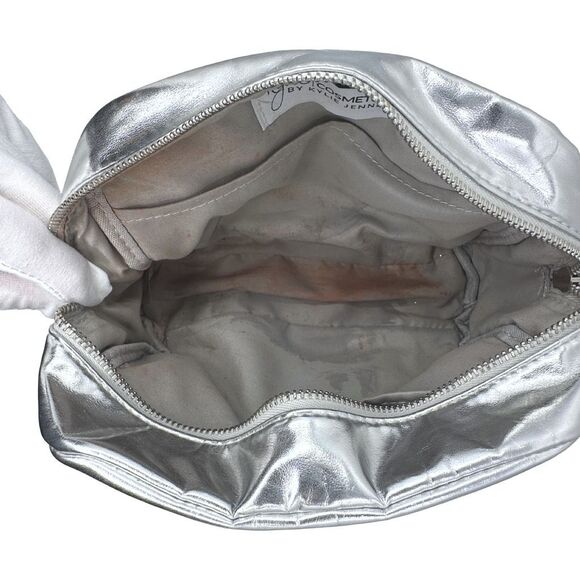 KYLIE Cosmetics 2016 Holiday Collection Silver Ltd. Ed. Make-Up Bag - Picture 3 of 7